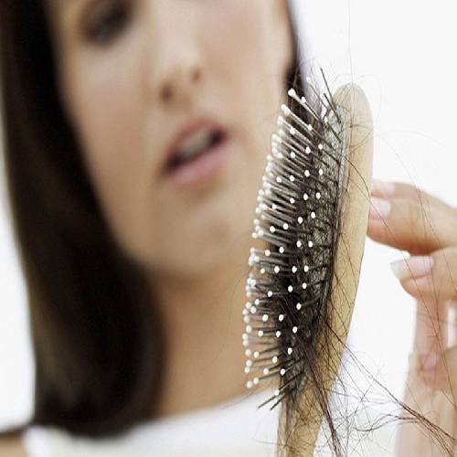 دلایل ریزش مو زنان - درمان ریزش مو زنان-ریزش مو در زنان